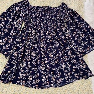 Woman Shoulderless Flowered Dress